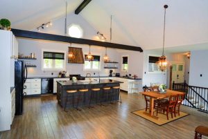 C4 Construction: custom home kitchen / dining area